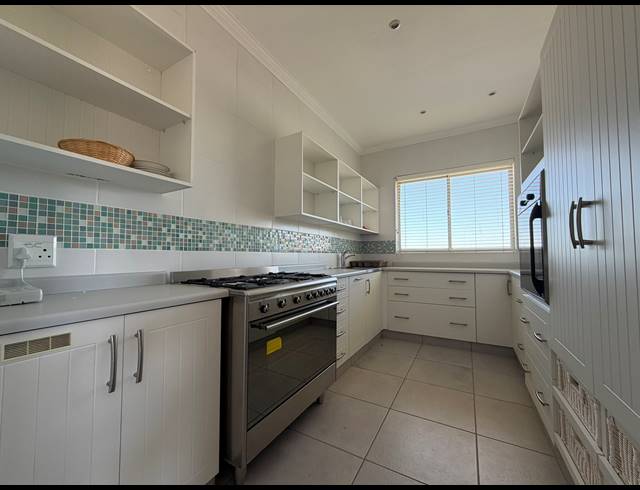 2 BEDROOM FLAT FOR SALE IN SCOTTBURGH CENTRAL